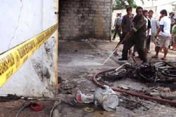 Api Botol Bensin Hanguskan Bengkel di Karimun