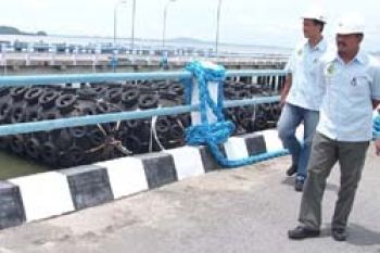 Adpel Setuju Bongkar Muat di Parit Rampak