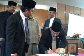Pemkab Karimun Lanjutkan Boom Panjang pada 2011