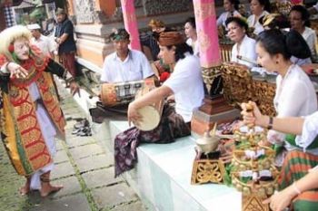 PAGELARAN TARI DAN TABUH
