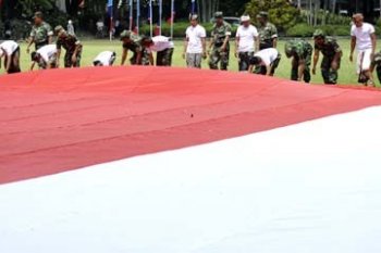 BENDERA TERBESAR