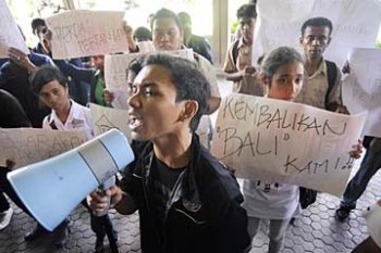 TOLAK LIBERALIASI PERTANIAN