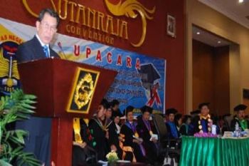 Wisuda Unima