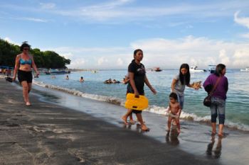 LIBURAN AKHIR PEKAN