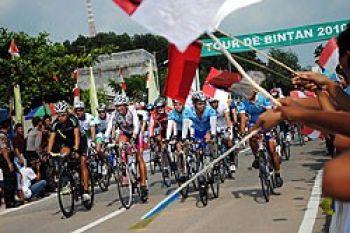 Tiga Pembalap de Bintan Tumbang Kepanasan