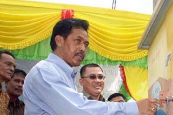 Bupati Karimun Tandai 1.000 Sambungan Listrik Baru
