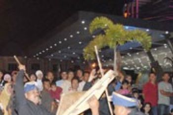 Parade Budaya dan Festival Jong Dipadati Warga