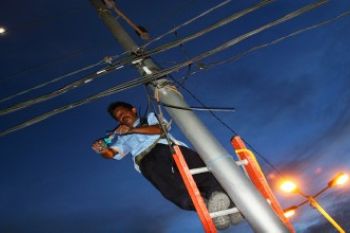 TERUS BEKERJA HINGGA MALAM