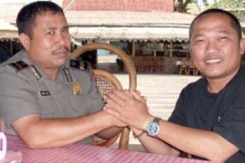 Aiptu Abdul Latif dan Jurnalis  Syahid Busthomy Berdamai 