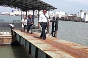 Bupati Karimun Tinjau Proyek Boom Panjang
