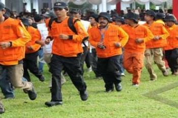 penangangan darurat pascatsunami di Palu terus dilakukan