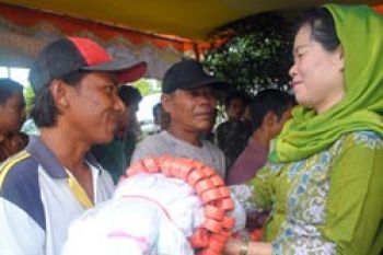 Pemkot Tanjungpinang Bantu Nelayan Dengan Jaring