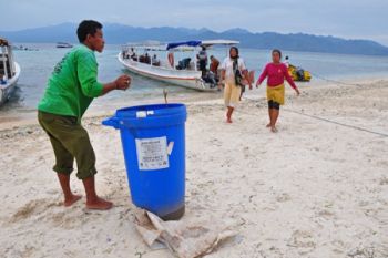 BERSIHKAN SAMPAH
