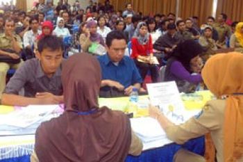 Ribuan Pelamar CPNS Kepri Ambil Nomor Ujian
