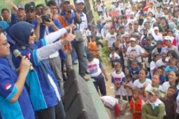 Anas Urbaningrum Jumpai Pendukung Dahlan-Rudi