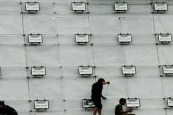 TARGET PERTUMBUHAN INDUSTRI