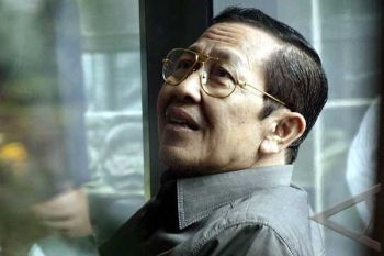 Former minister Hari Sabarno questions his naming as corruption suspect