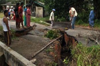 Pemerintah Belum Perbaiki Jalan Amblas