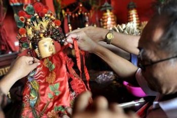 CUCI DEWA JELANG IMLEK