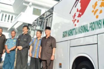 Pemprov Kepri Bantu BNN Dengan Mobil Tes Urine