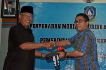 Pemprov Kepri Serahkan Mobil Tes Urine BNN