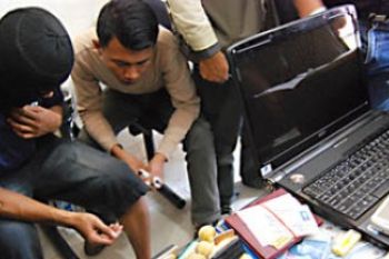 Tersangka Pemalsu Dokumen Kependudukan Batam Ditangkap