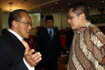 Dua Tokoh Politik