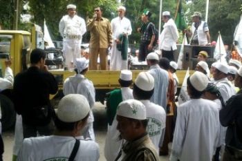 Desak Ketegasan Pemkot
