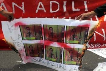 DEMO KORUPSI