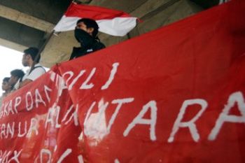 DEMO KORUPSI