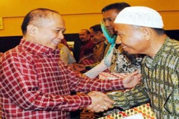 BERI BANTUAN