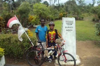 Setahun Keliling Indonesia dengan Sepeda