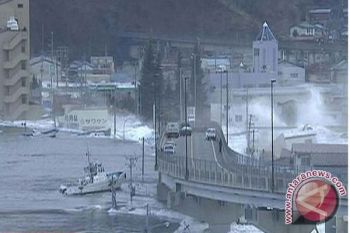 British queen sends message of sympathy to Japan