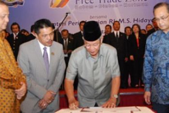 Pelantikan Ketua Umum  Kadin Kepri