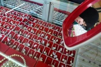 Menjaga kemilau mutiara Lombok