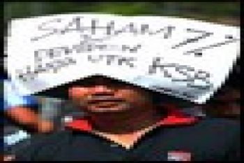 TUNTUT SAHAM DIVESTASI