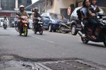 Jalan Rusak