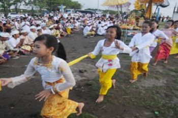 TARIAN MELASTI