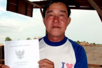 Hok Lian Tunjukan Sertifikat BPN Atas Lahan Proyek Pesisir
