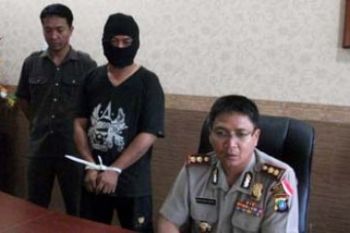 Beri Keterangan Pers