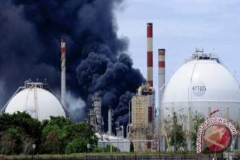 Oil refinery explosion kill four workers in Kuwait 