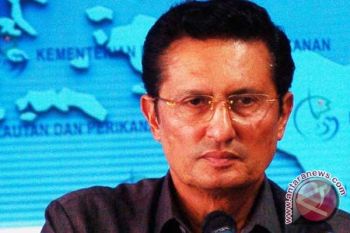 Fadel attends D-8 meeting in Iran