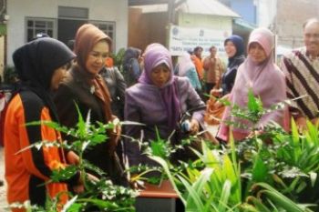 PKK Perangi Sampah