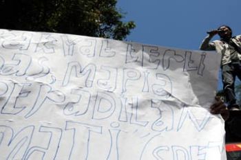 TOLAK SERTIFIKASI TANAH