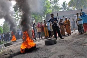 TOLAK EKSEKUSI TANAH