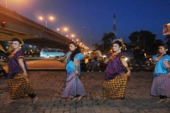 HARI TARI DUNIA