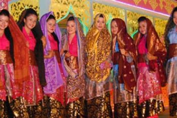 Kepulauan Anambas Perkenalkan Kembali Kain Cual