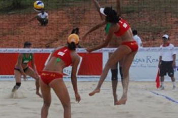 Voli Pantai - Dua Tim Putri Indonesia Tersingkir