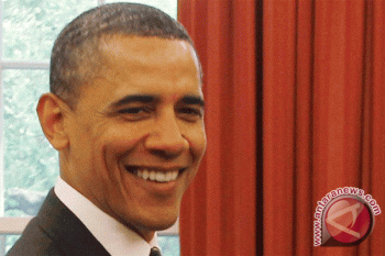 Obama lands in Ireland to kick off European tour