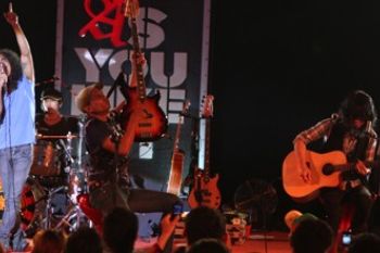 KONSER AKRAB SLANK